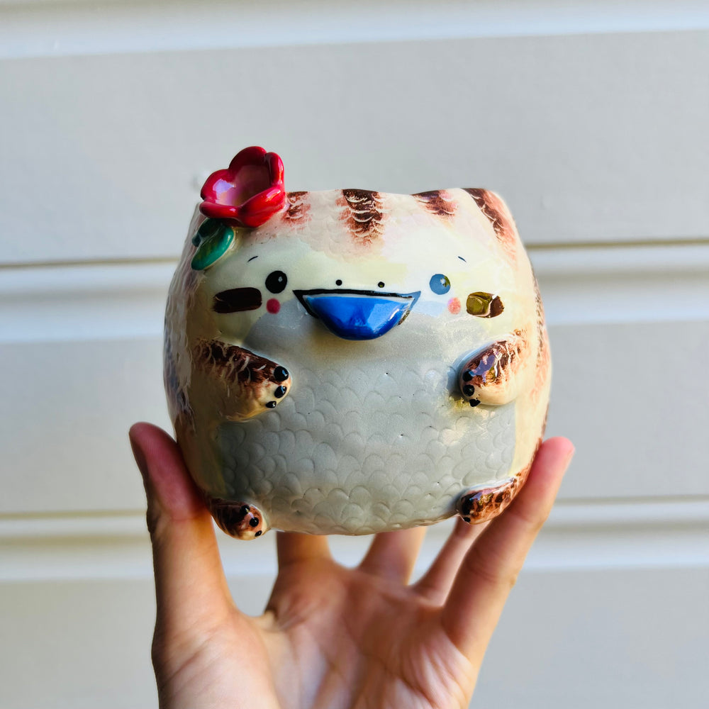 Flowery Blue Tongue Lizard Pot, photo 1 of 5