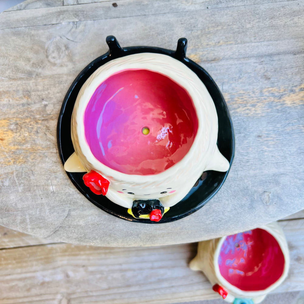 Dumpling POT with bee friend & matching dish, photo 3 of 4