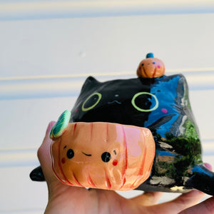 2 in 1 Halloween 2021 black cat with pumpkin friends planter