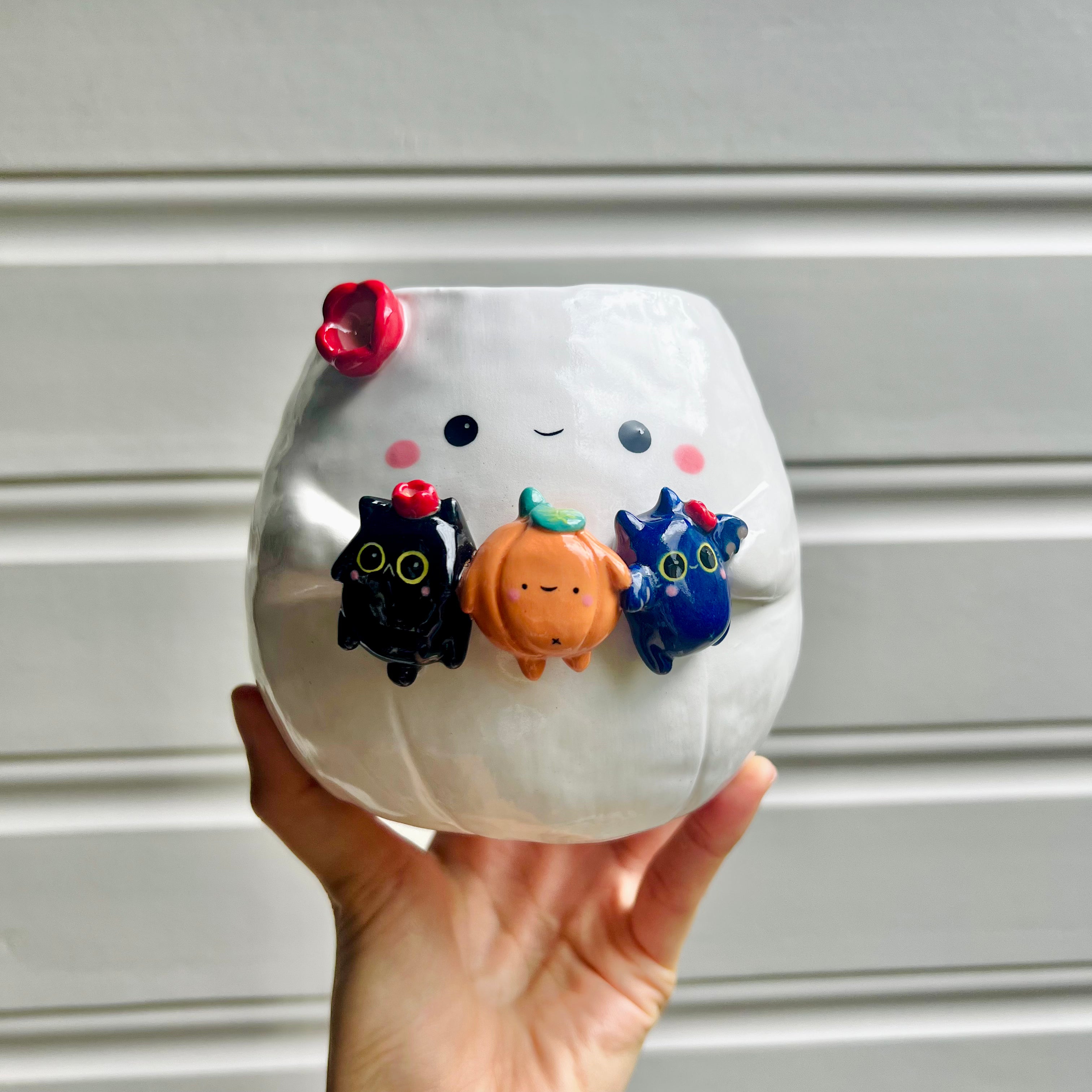 LARGE Halloween ghost pot with Halloween friends