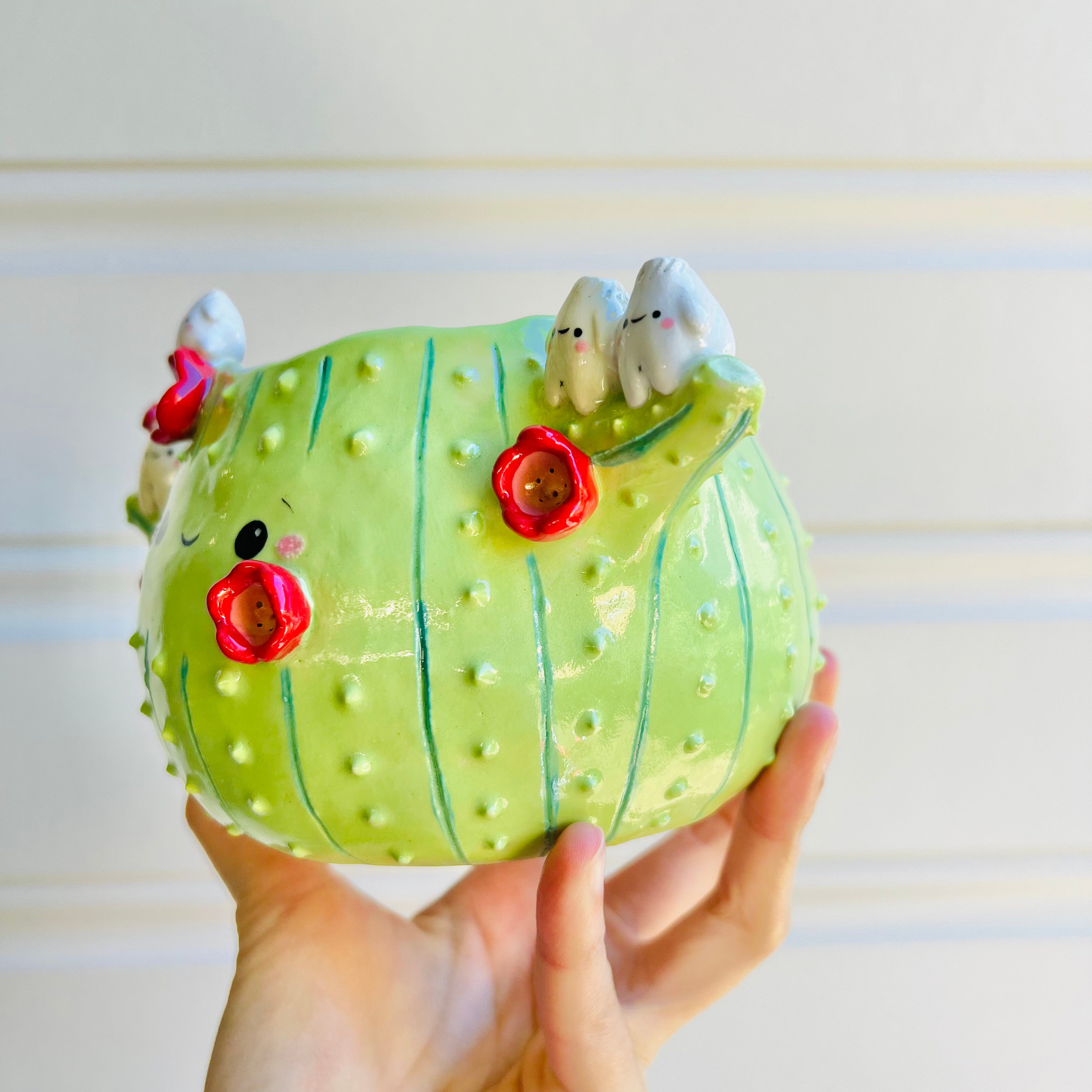 Flowery cactus pot with dumpling friends