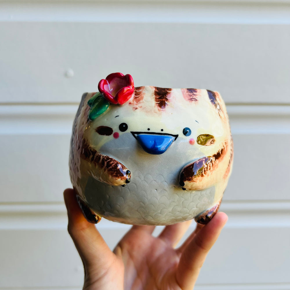 Flowery Blue Tongue Lizard Pot, photo 1 of 10