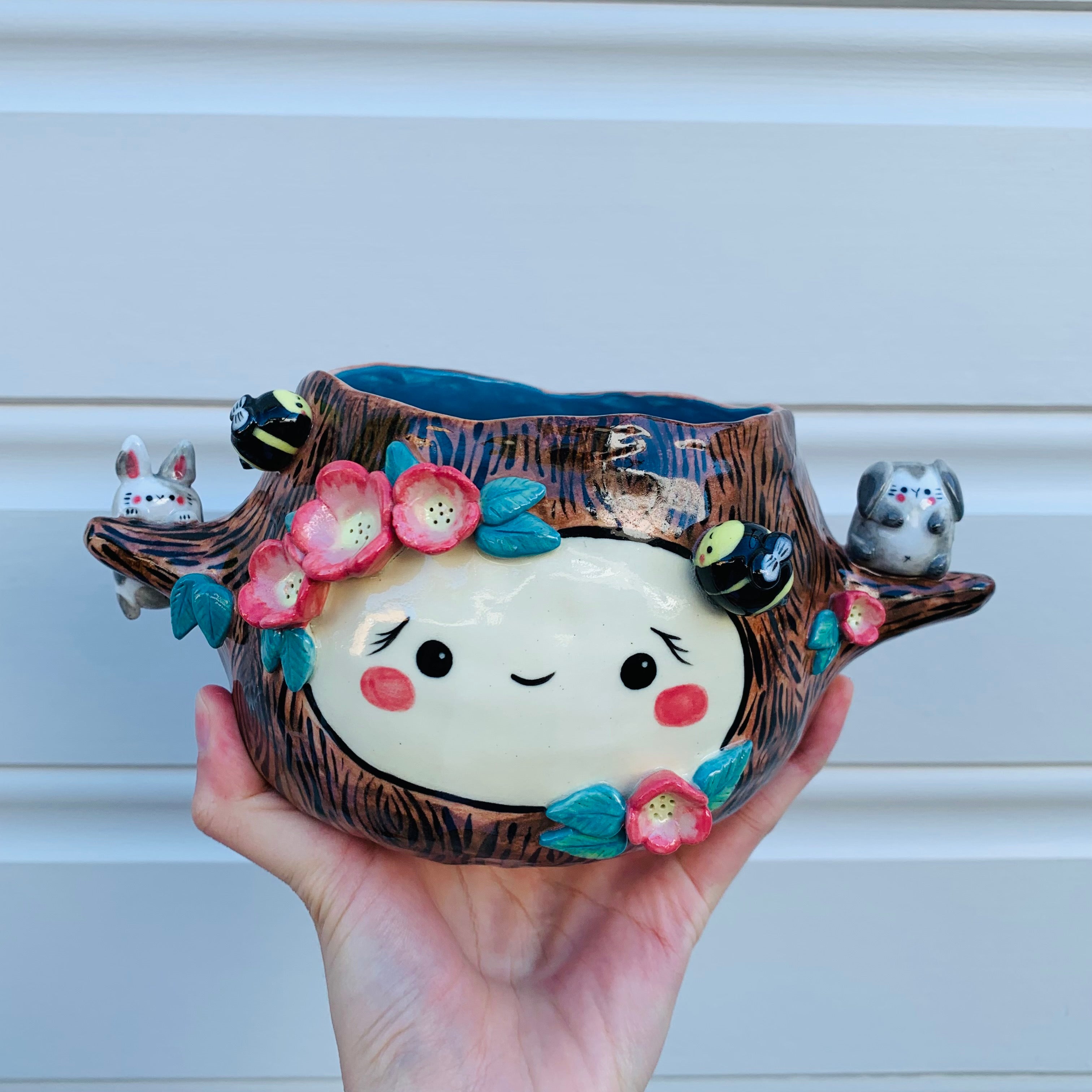 Happy flowery tree with bunny and bees friends planter