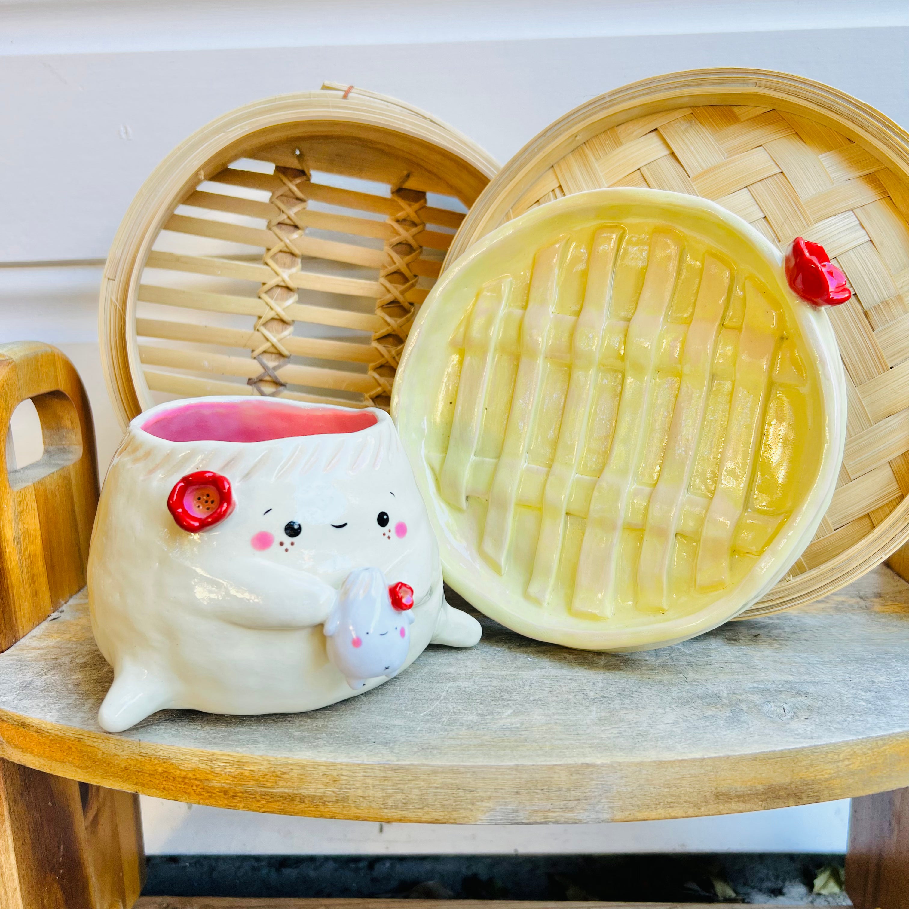 Dumpling POT with dumpling friend & matching dish