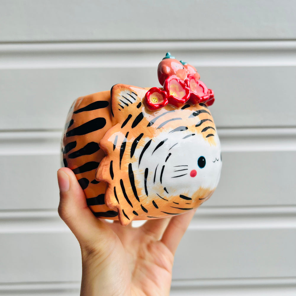 Flower crown tiger pot with mandarin friends, photo 2 of 5
