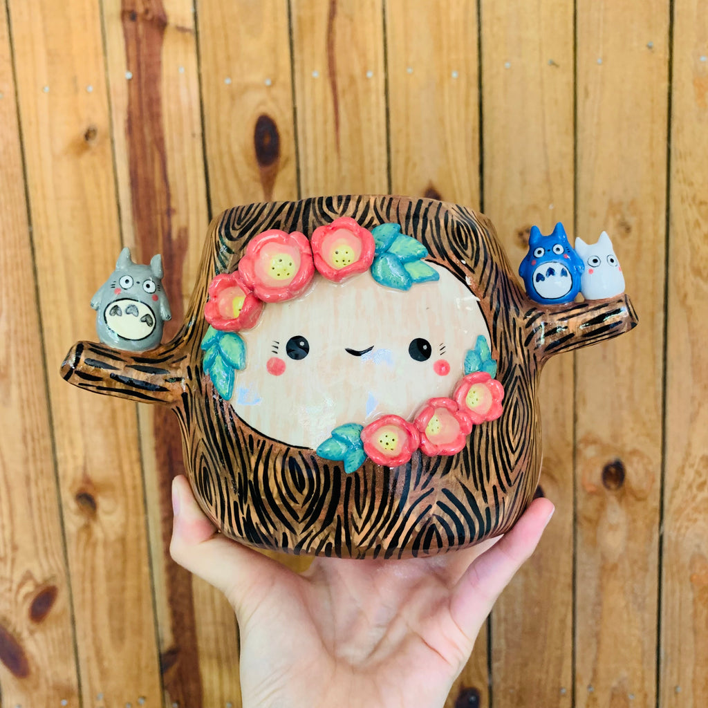 Big flowery tree pot with Totoro friends