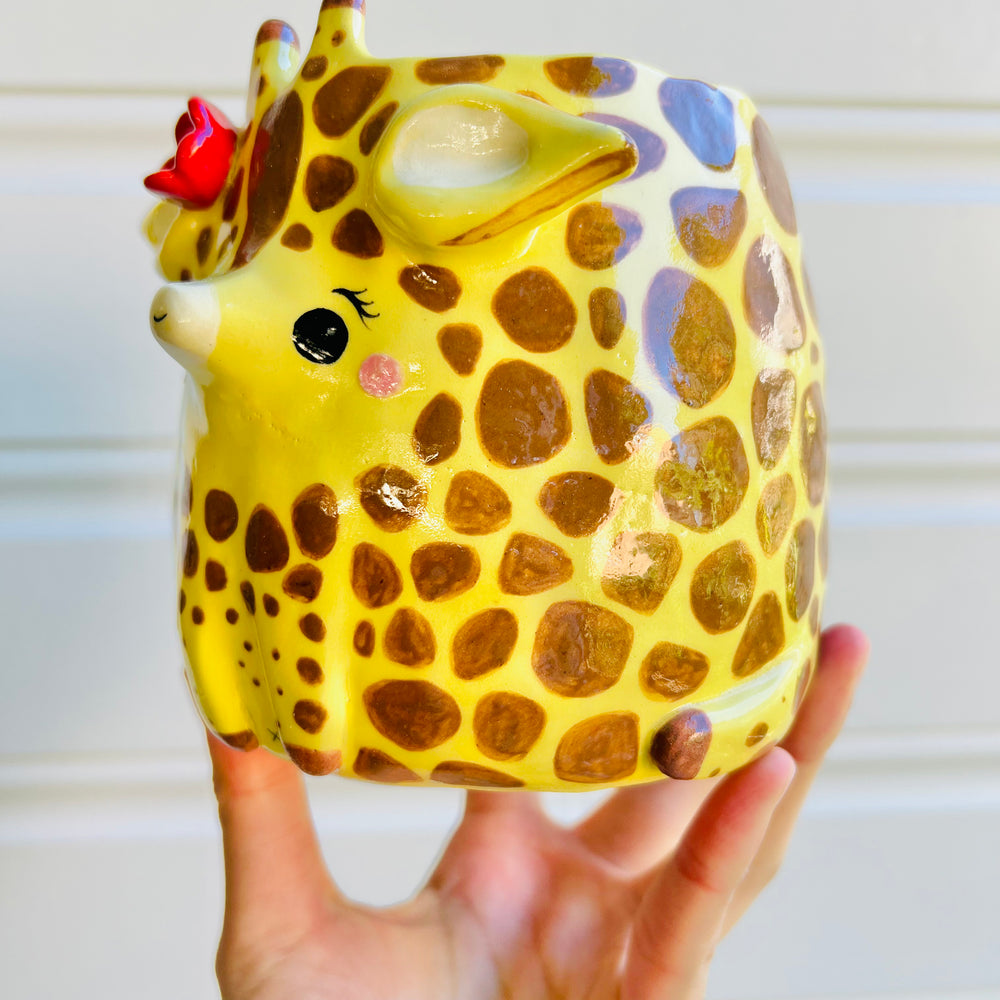 Giraffe pot, photo 3 of 5