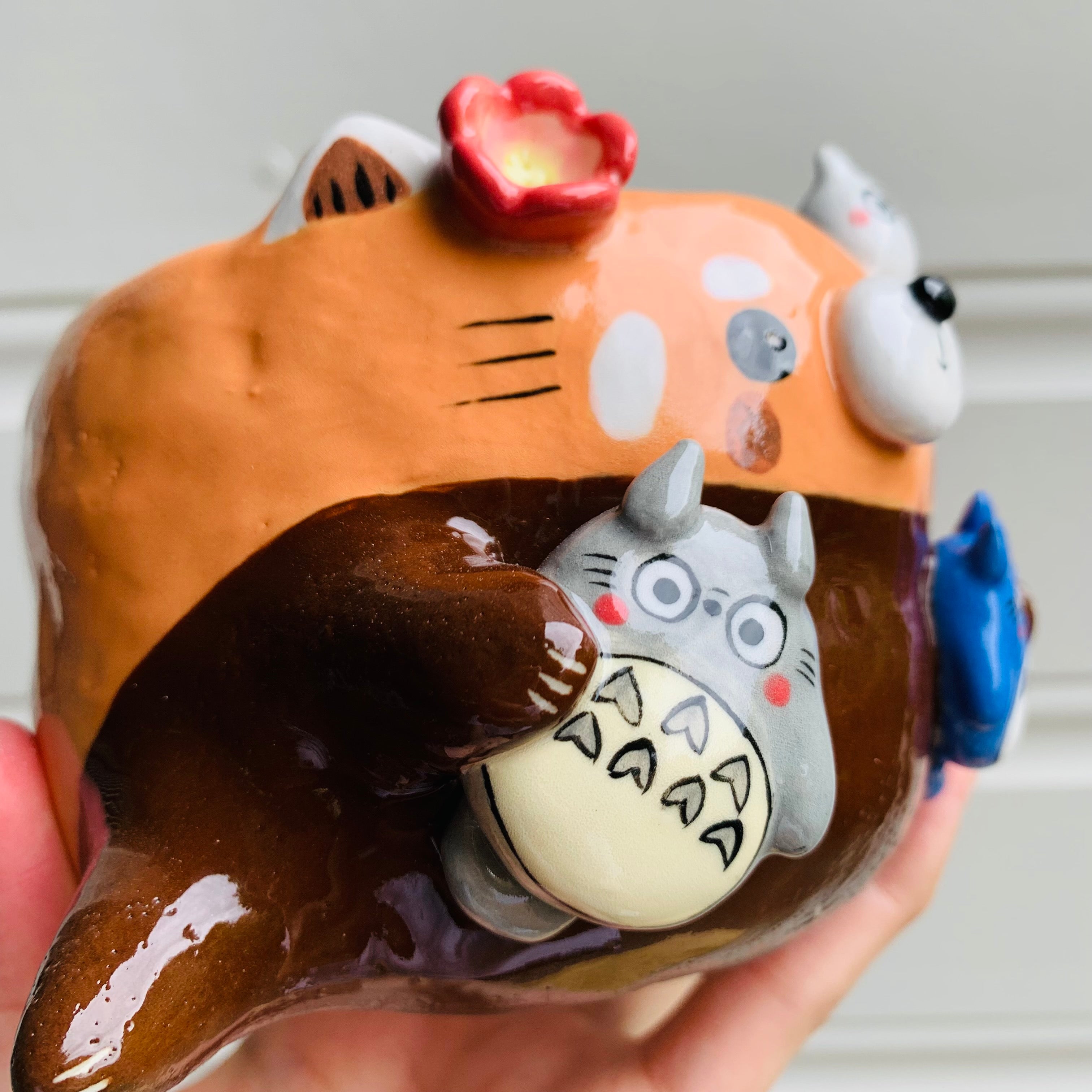 Red panda pot with Totoro friends