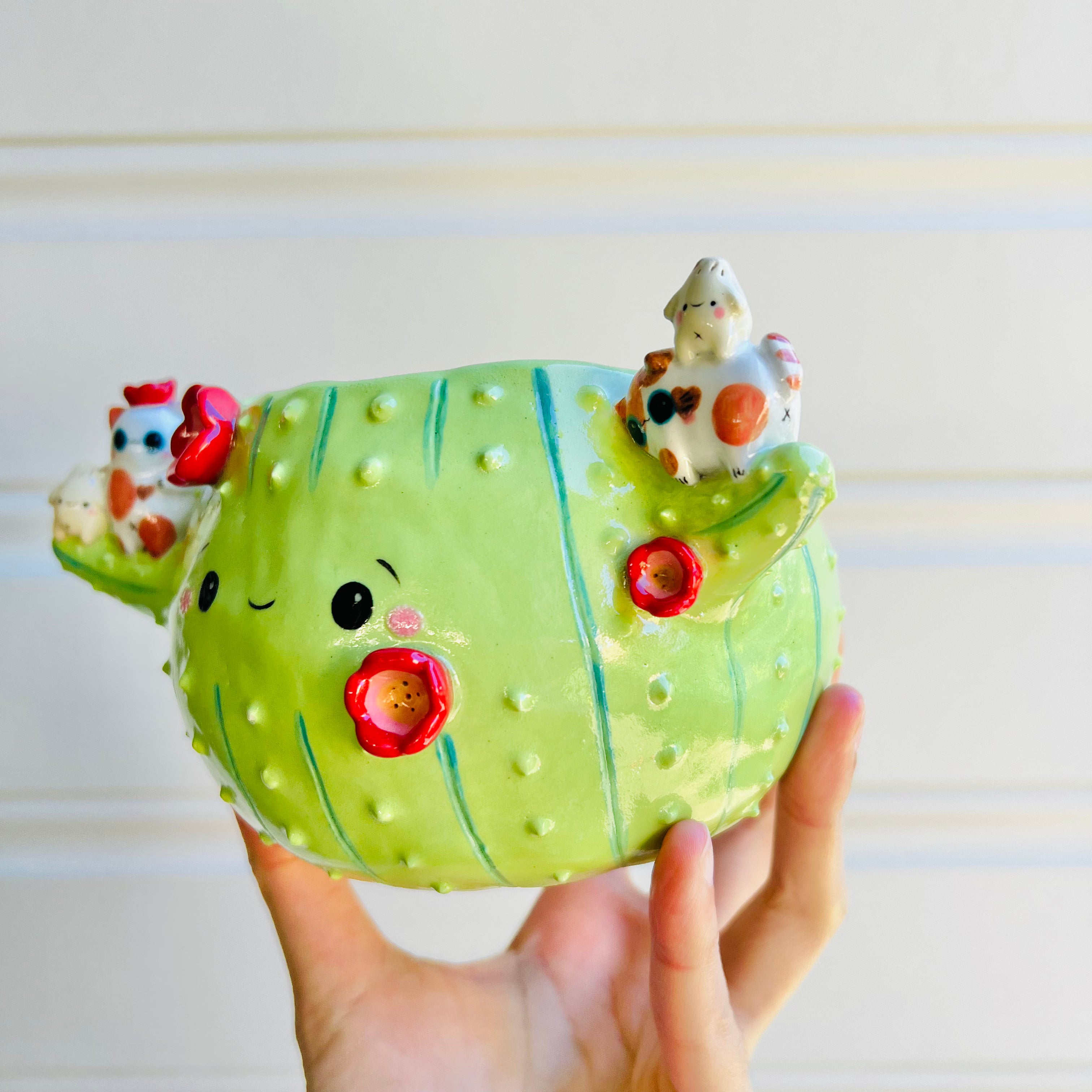 Flowery cactus pot with cat and dumpling friends