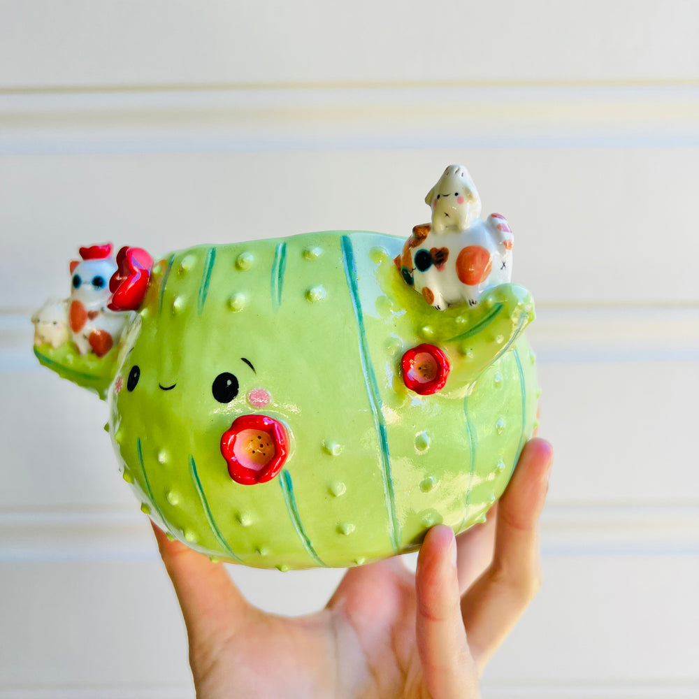 Flowery cactus pot with cat and dumpling friends, photo 3 of 5