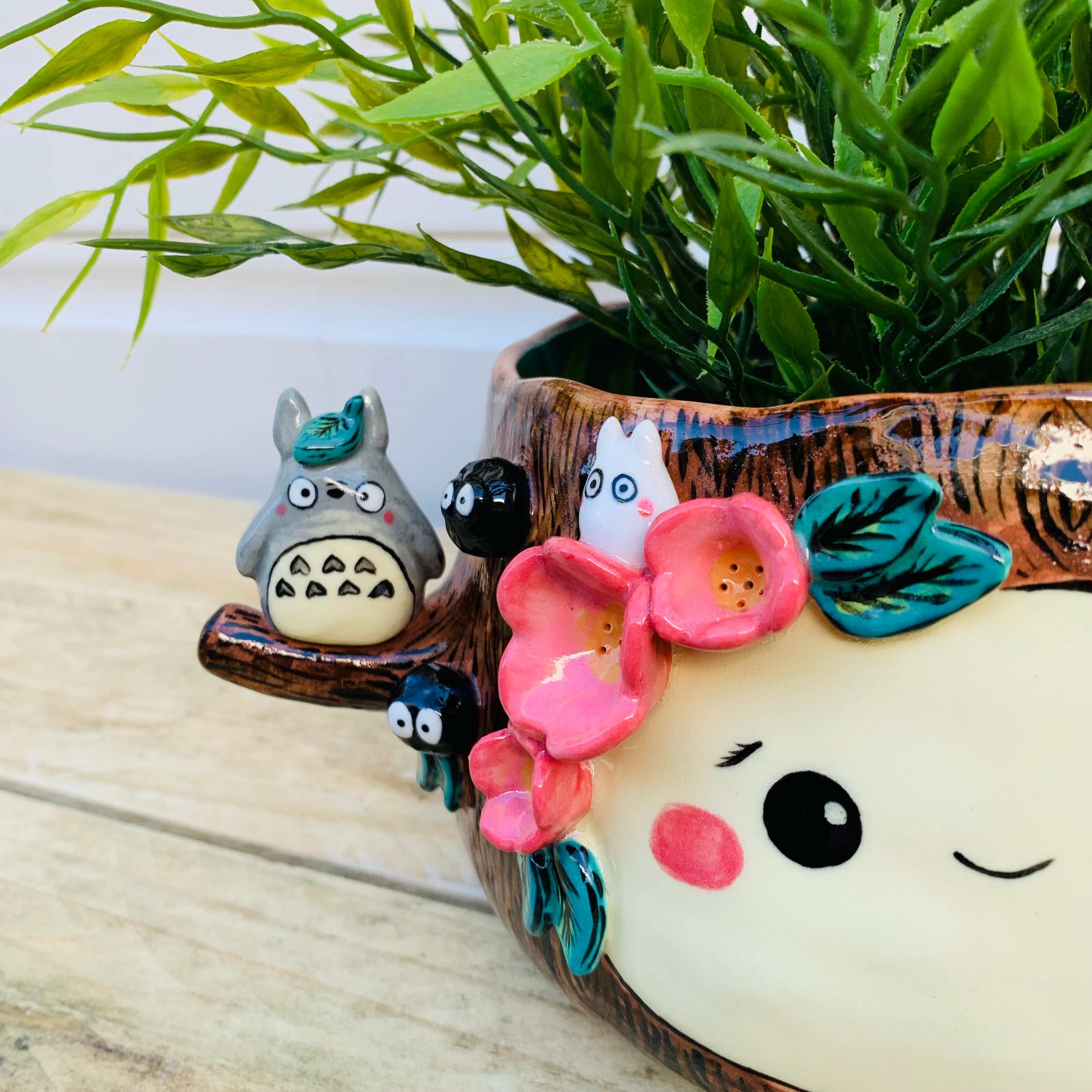 Happy flowery tree with Totoro with friends planter