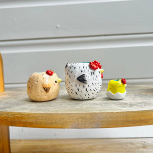 Chicken family vase set