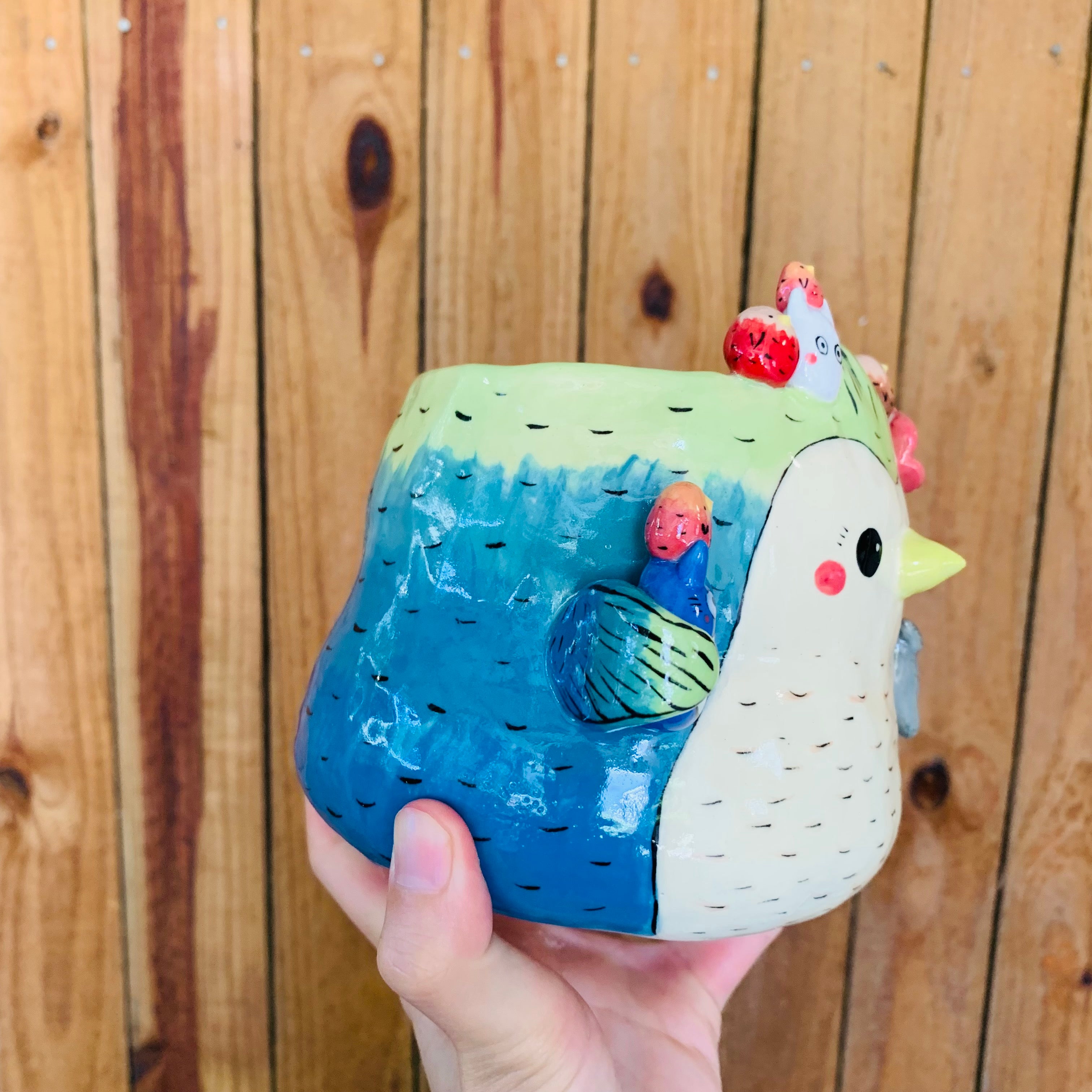 Big birdo pot with Totoro and baby bird friends