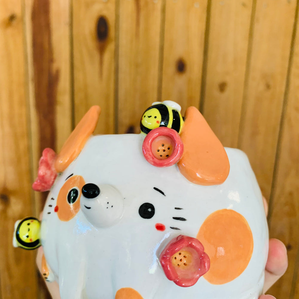 Orange spotty doggo pot with bee friends, photo 7 of 9