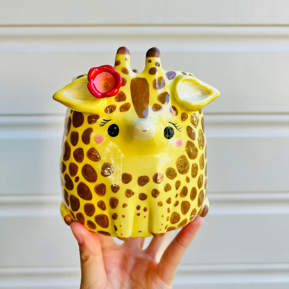 Giraffe pot, photo 1 of 5
