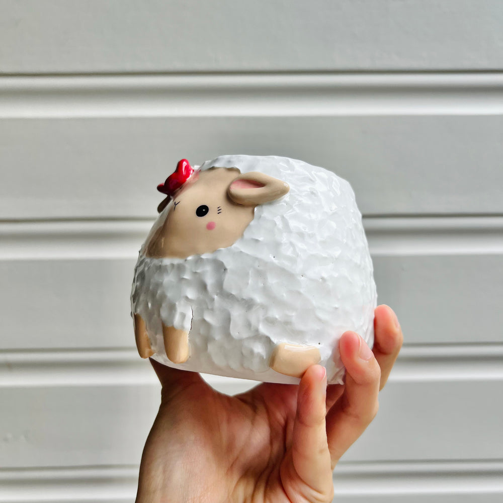 Flowery sheep pot, photo 3 of 10