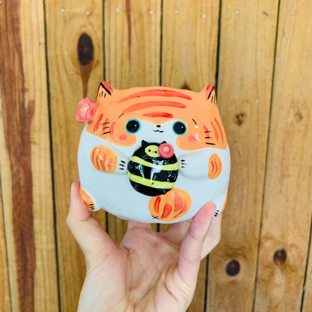 Ginger stripey cat pot with bee friend, photo 1 of 7
