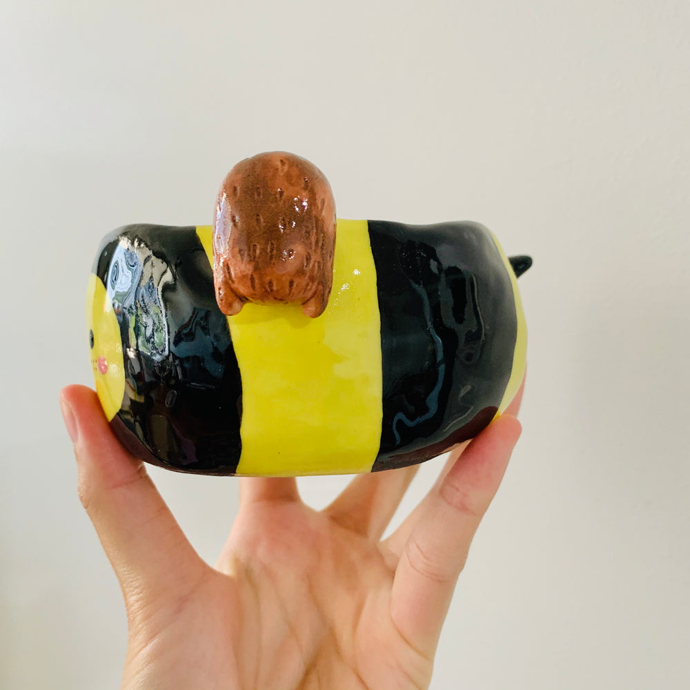 Flowery bee snack bowl with sloth friend, photo 2 of 7