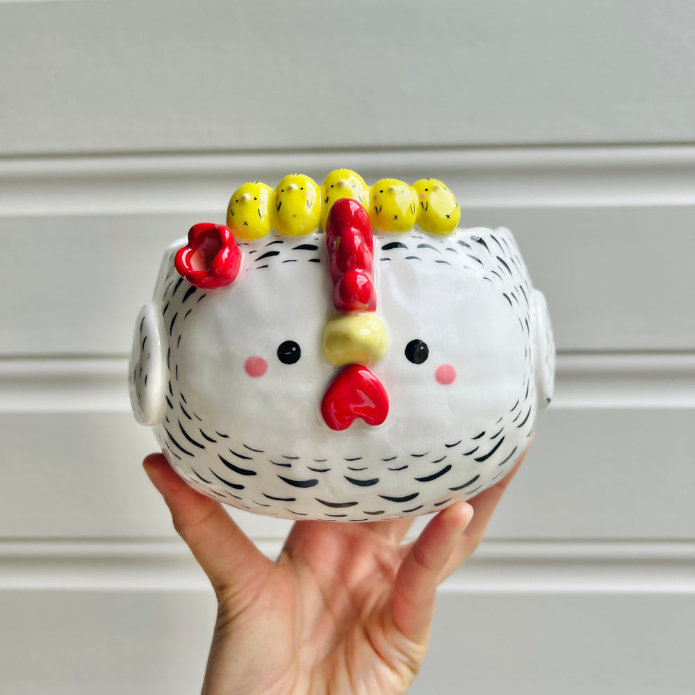 LARGE white chick crown chicken pot, photo 1 of 8
