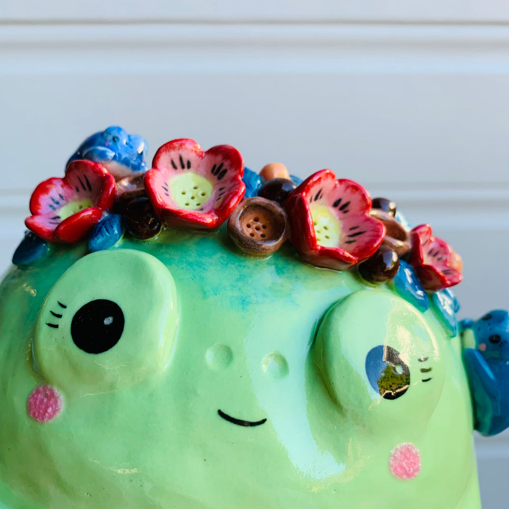 Flowery frog queen pot with baby frogs, photo 15 of 16