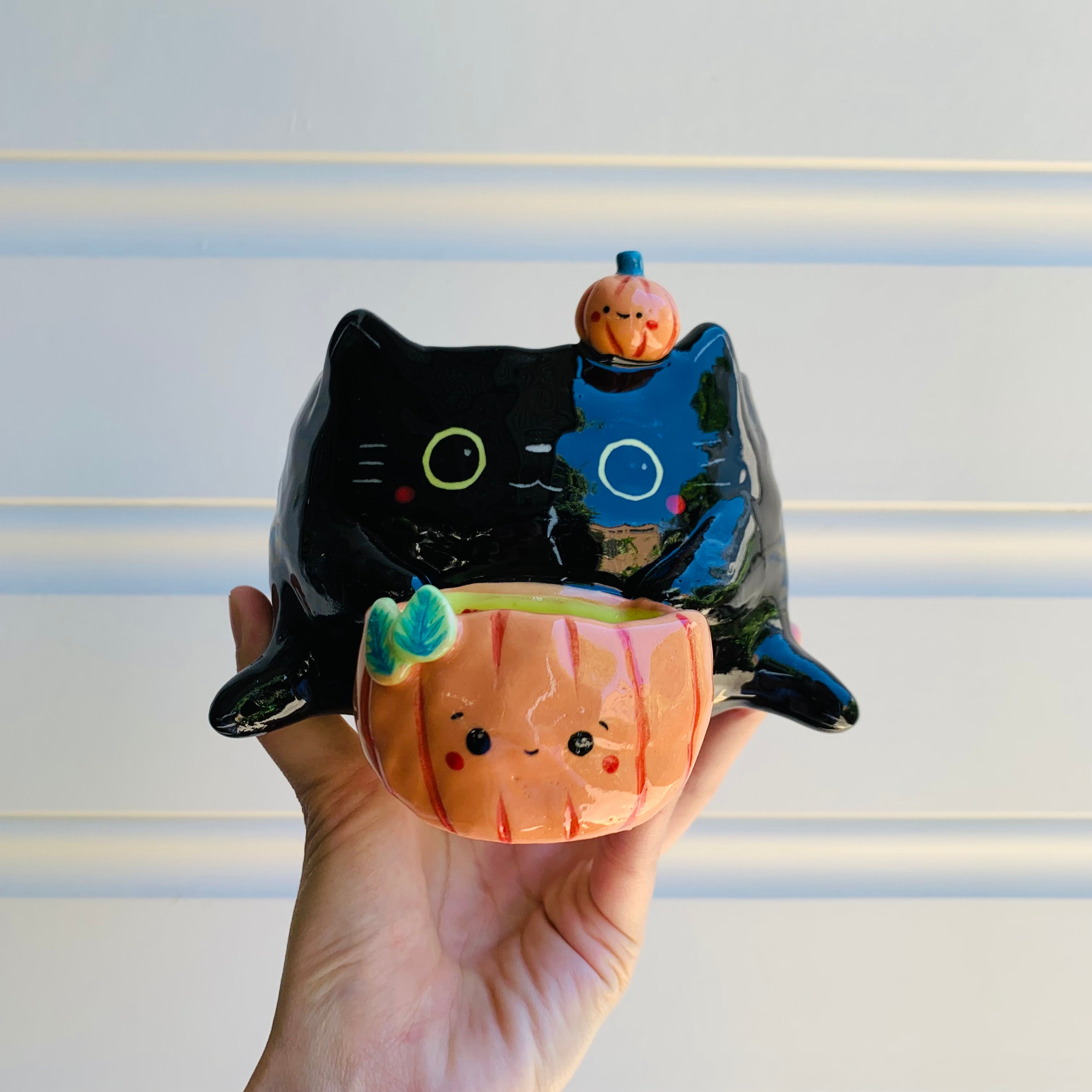 2 in 1 Halloween black cat with pumpkin friends planter