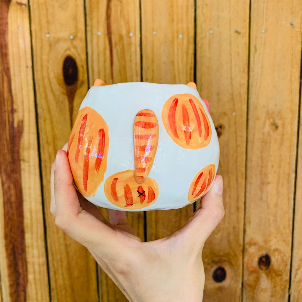 Ginger stripey cat pot with bee friend, photo 4 of 7