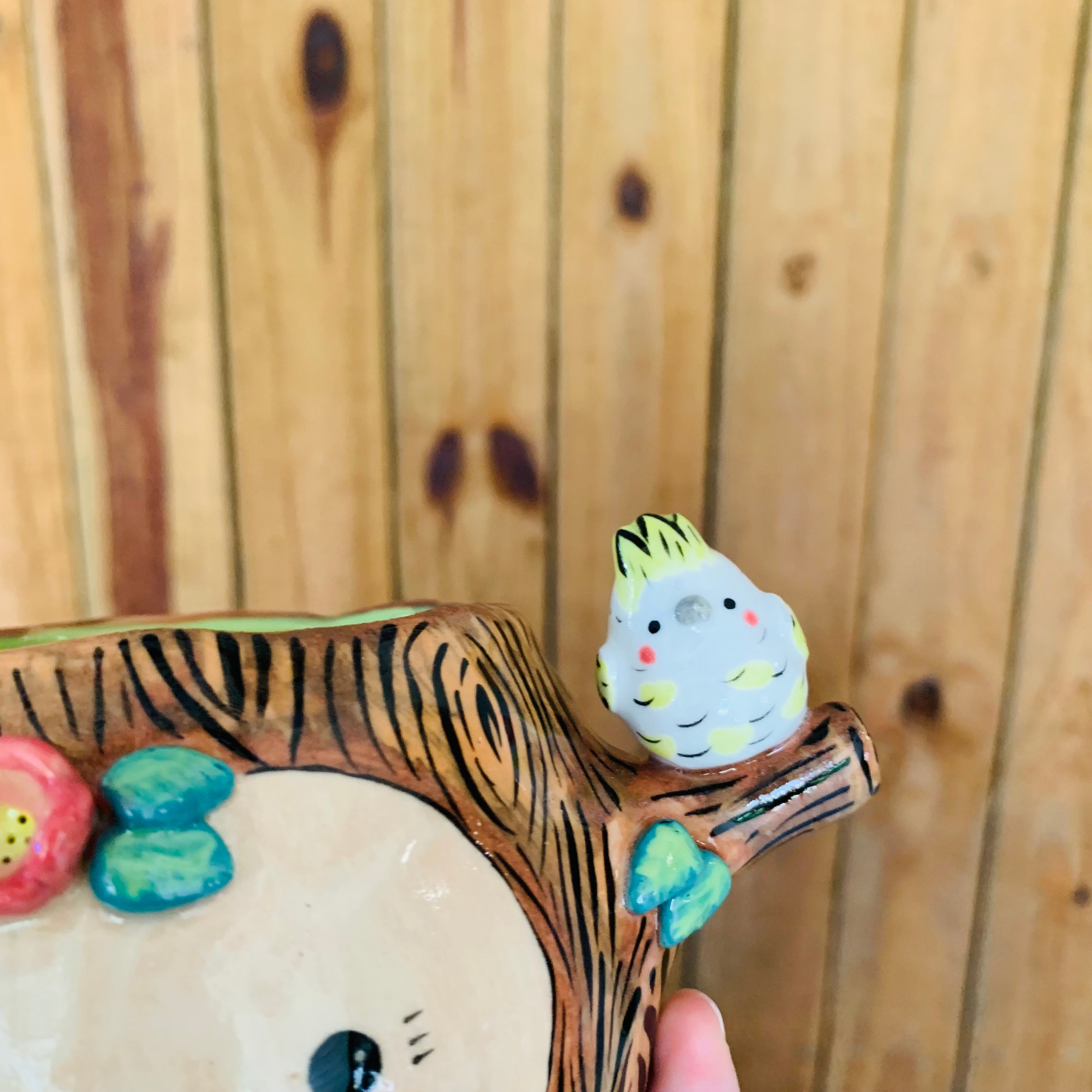 Happy tree pot with cockatoo friends