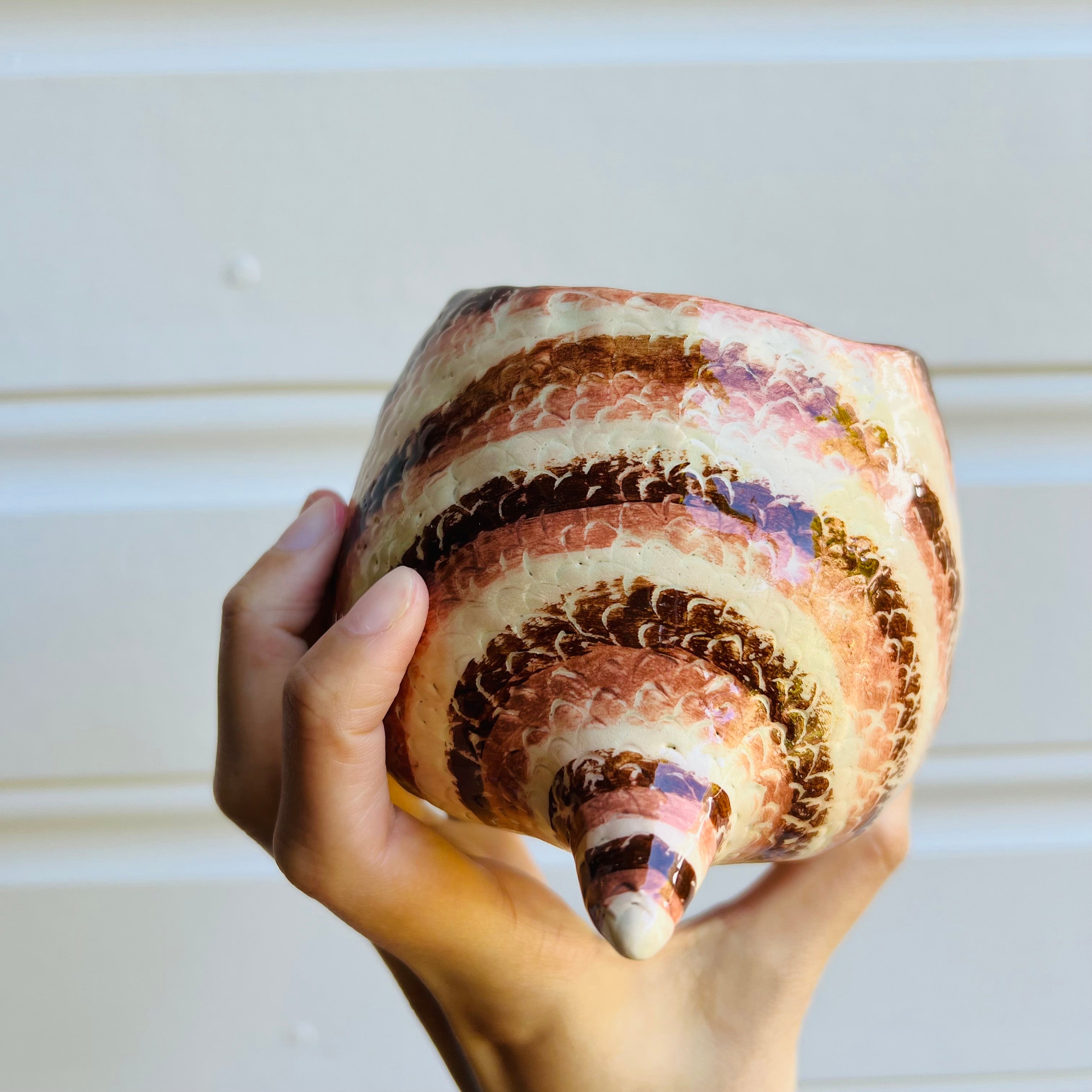 Flowery Blue Tongue Lizard Pot