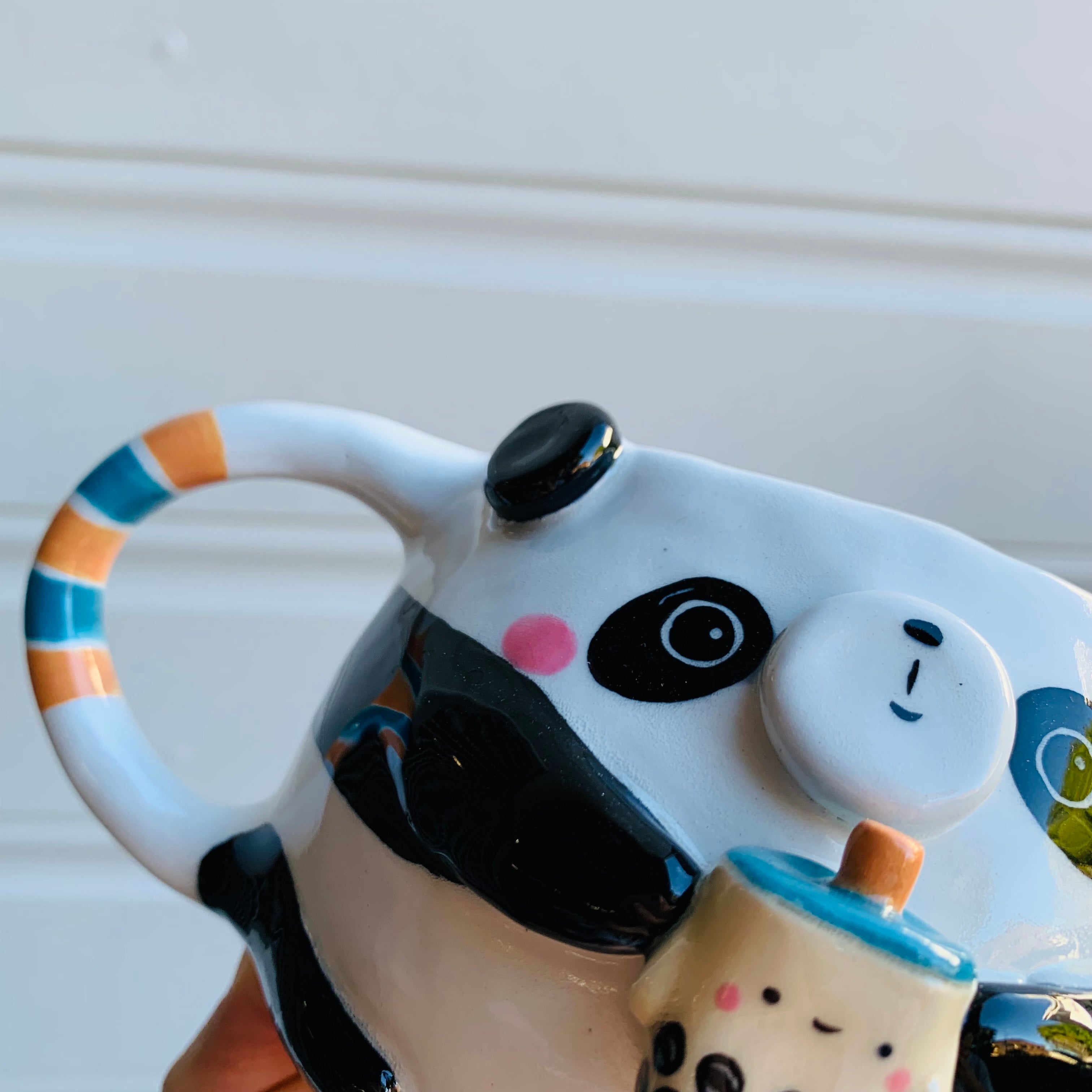 Panda mug with bubble tea friend