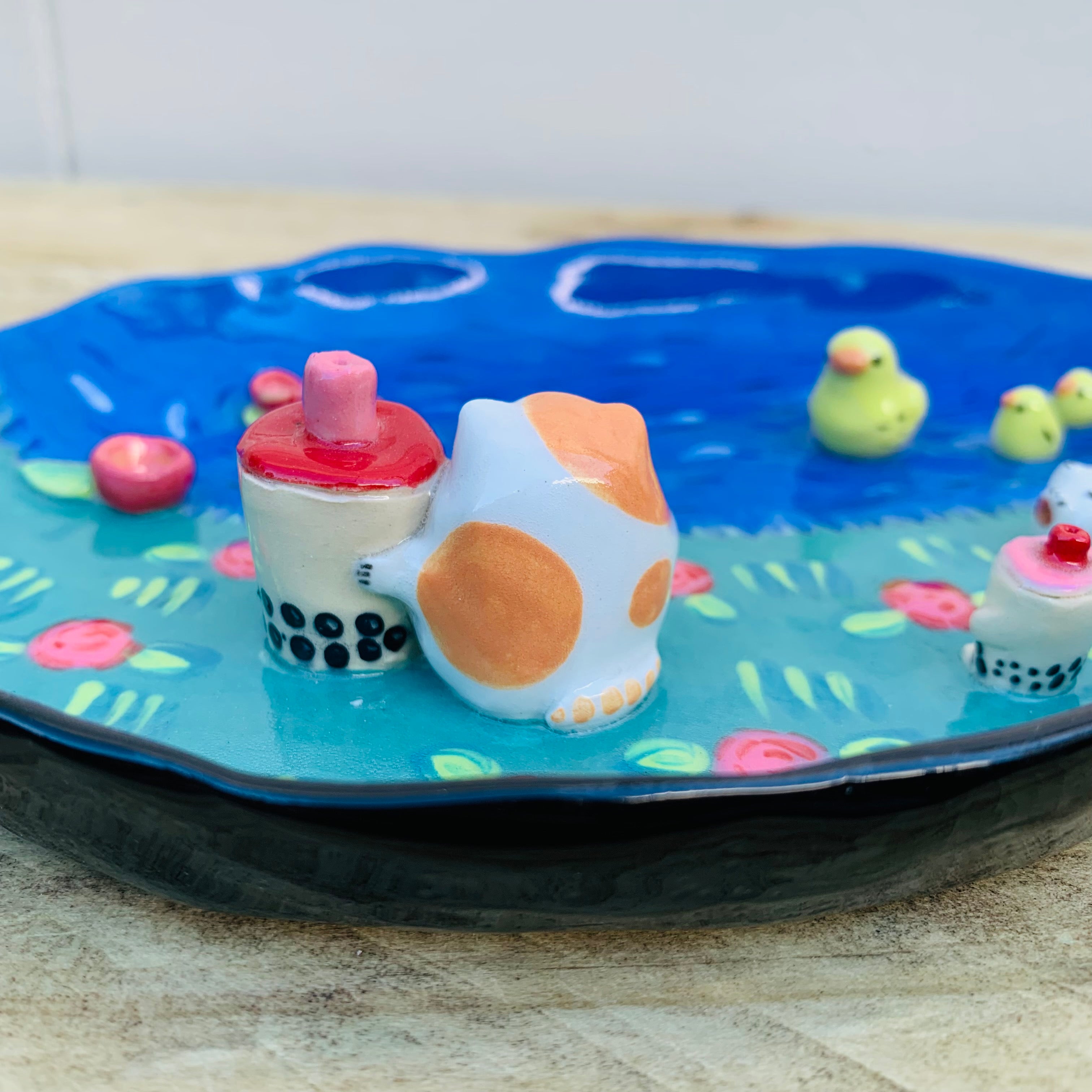 Bubble tea and cat family pond hangs trinket dish