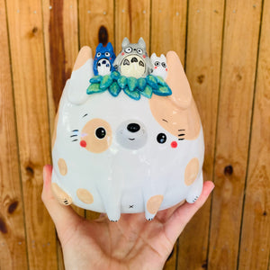 Cream spotty doggo pot with Totoro friends