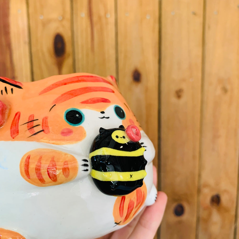 Ginger stripey cat pot with bee friend, photo 7 of 7