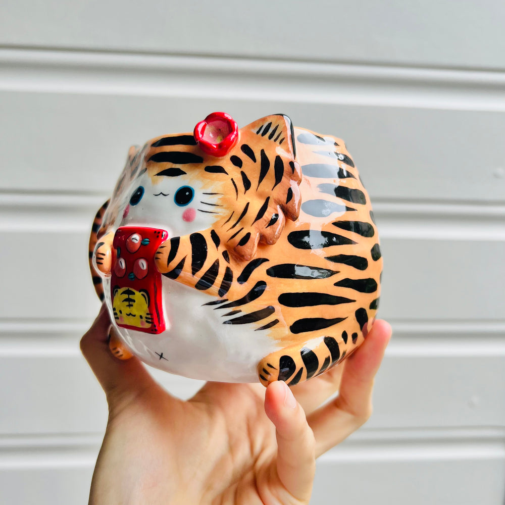 Flowery Tiger and mandarin friend with red packet mug, photo 3 of 5