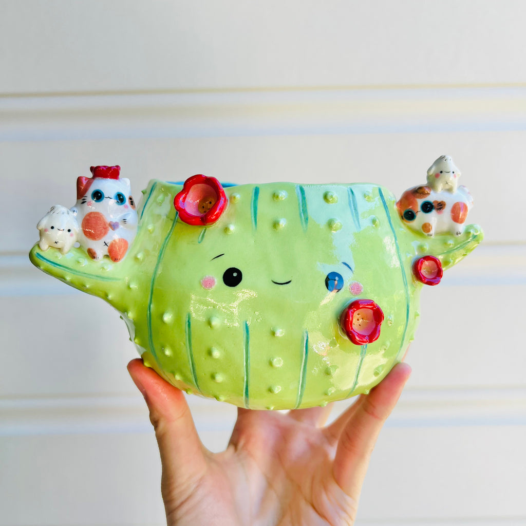 Flowery cactus pot with cat and dumpling friends