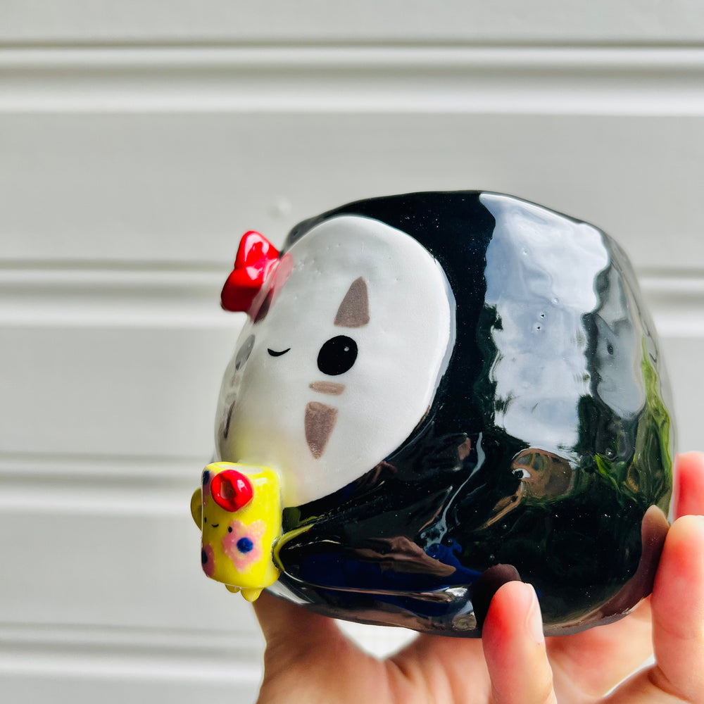 No Face pot with yellow mug friend, photo 3 of 6