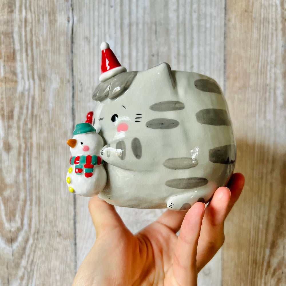 FESTIVE GREY CAT POT with snowman friend, photo 3 of 8