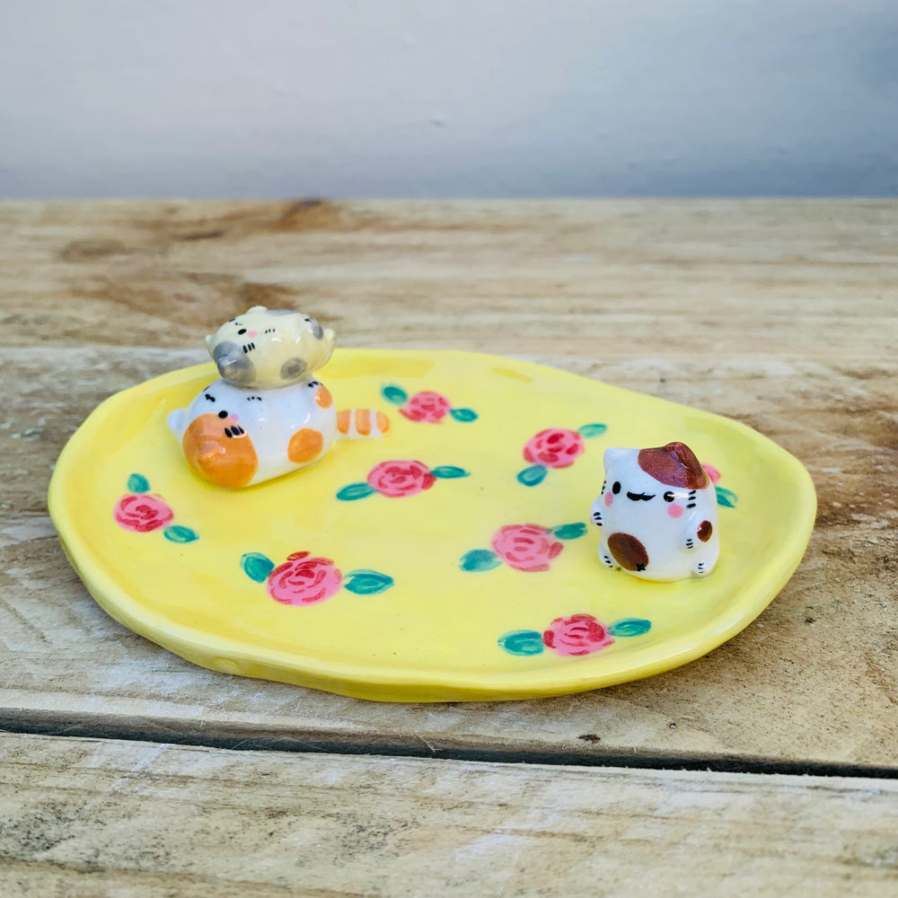 Cat family flowery trinket dish, photo 1 of 10