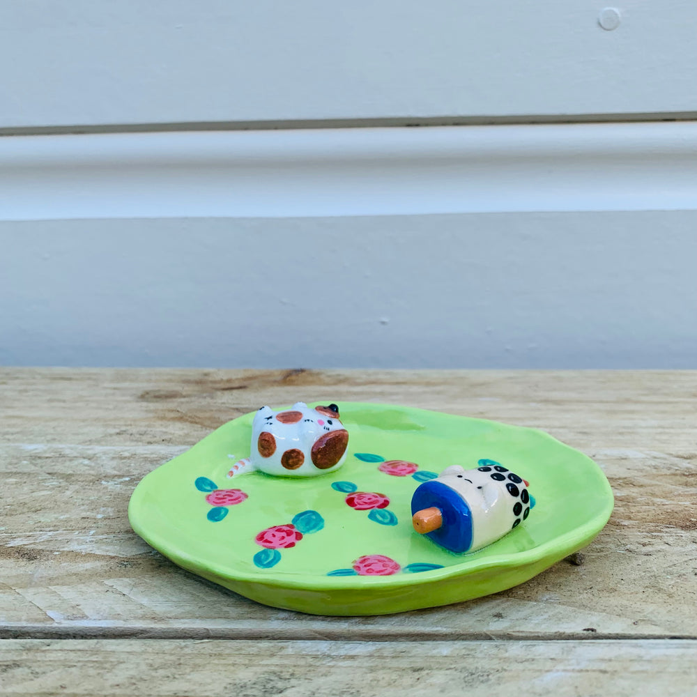Flowery bubble tea and doggo trinket dish, photo 2 of 5