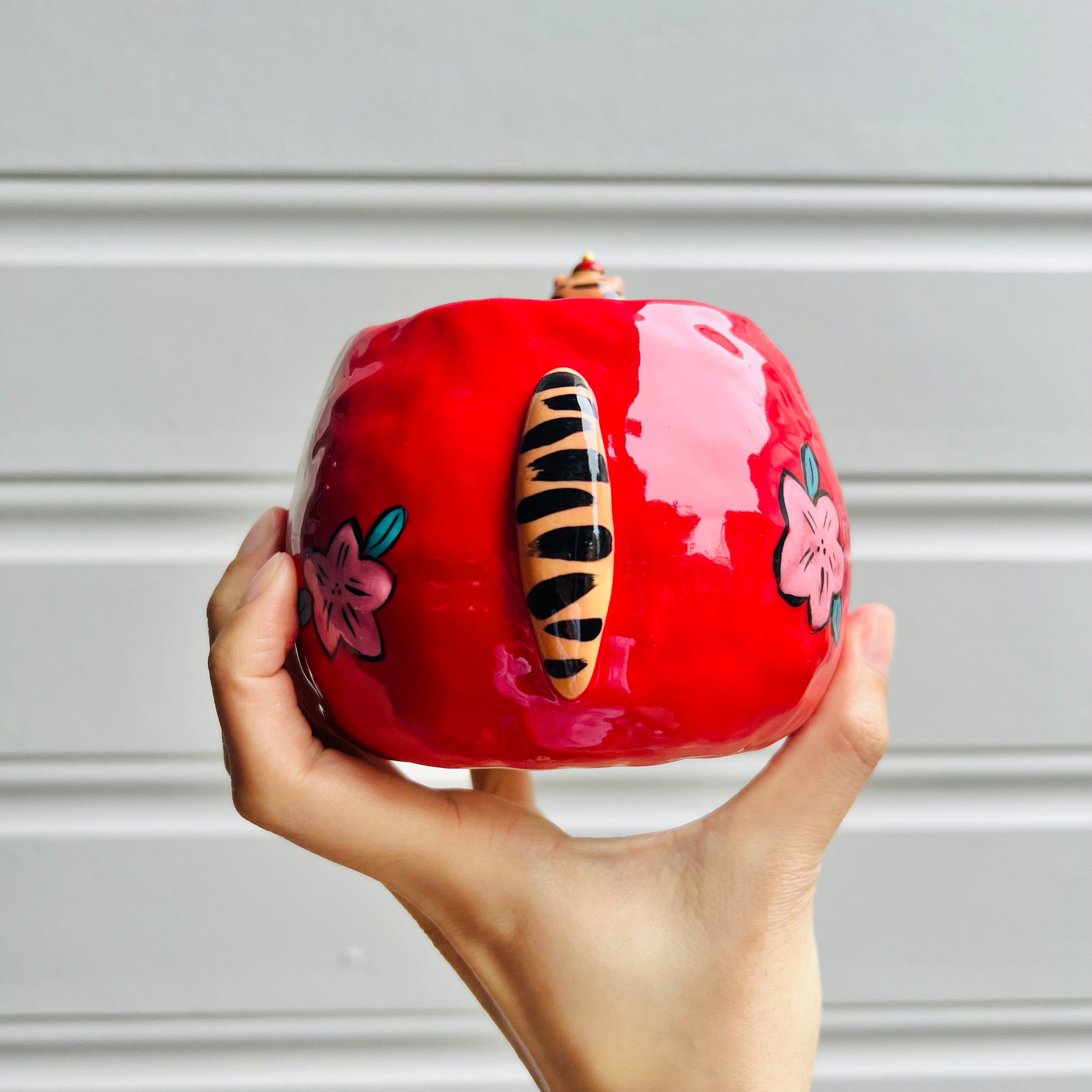 DARUMA red tiger pot with baby tiger and mandarin friend