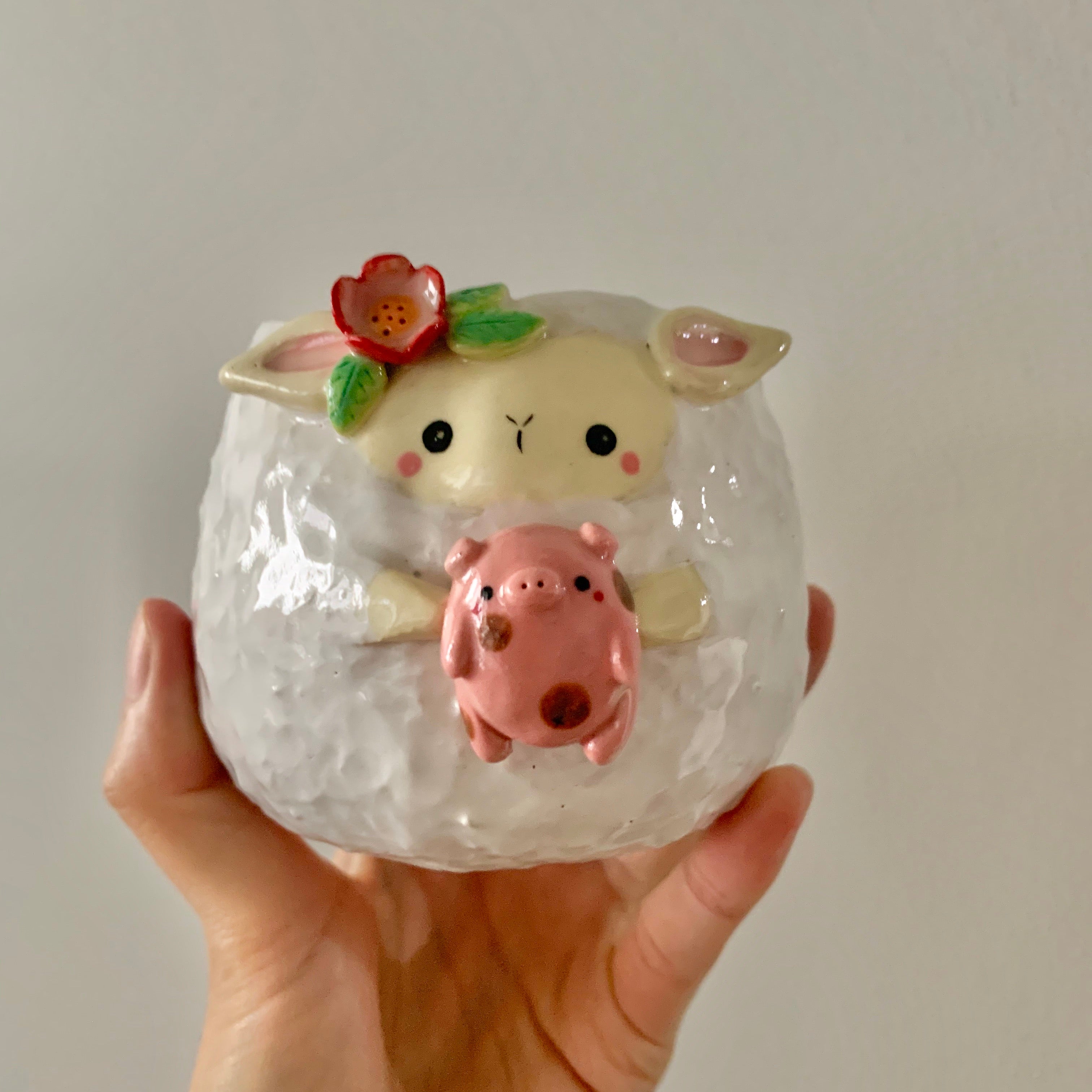 Flowery lamb pot with pig friend