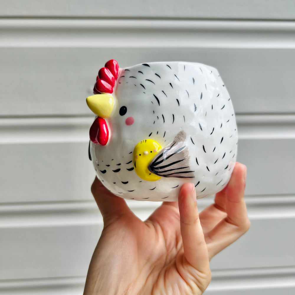 White chicken mug with chicks, photo 3 of 7