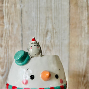 BAUBLE SNOWMAN POT with grey cat friend