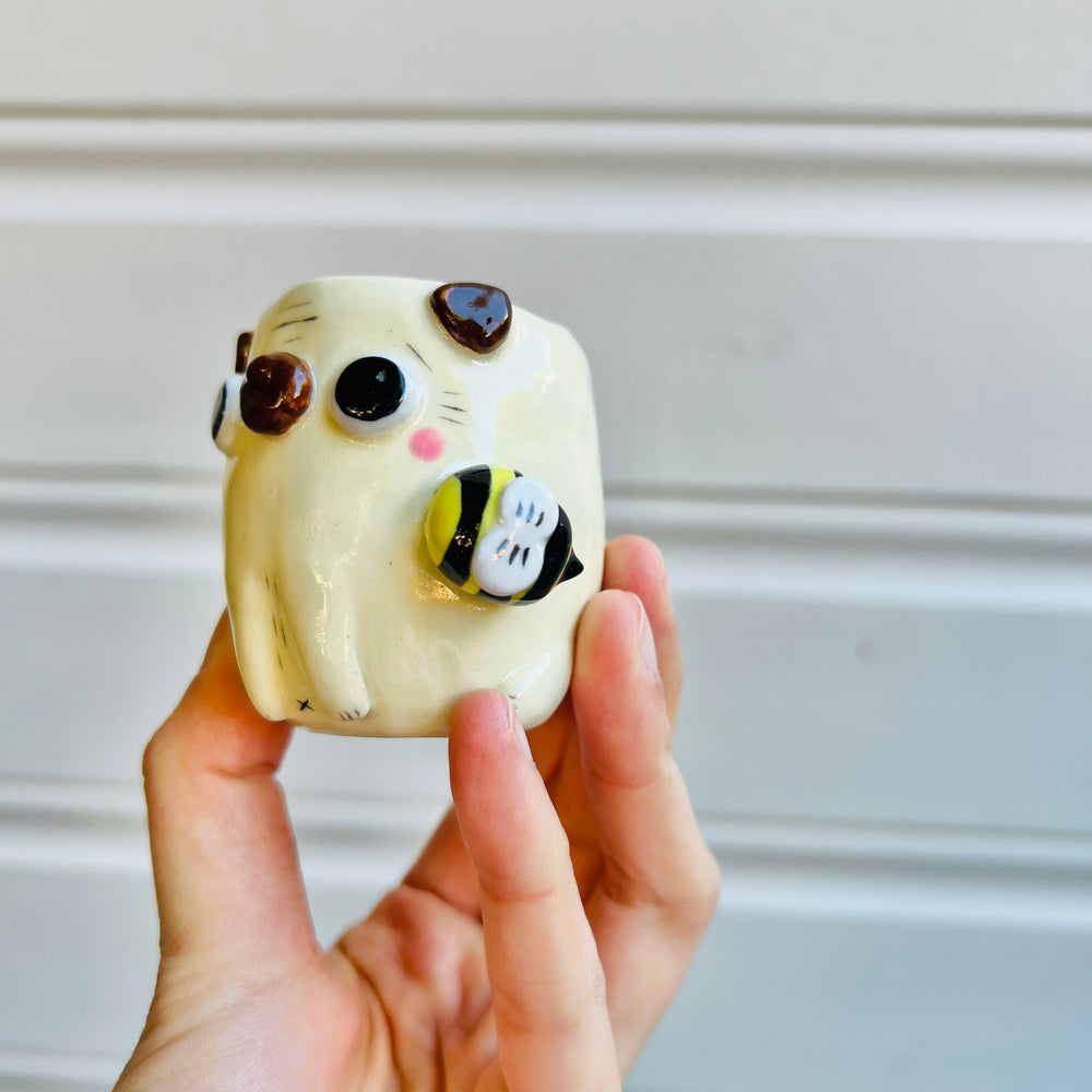 MINIS Puggo with bee friend, photo 3 of 5