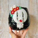 Flowery NO FACE POT with cat friends