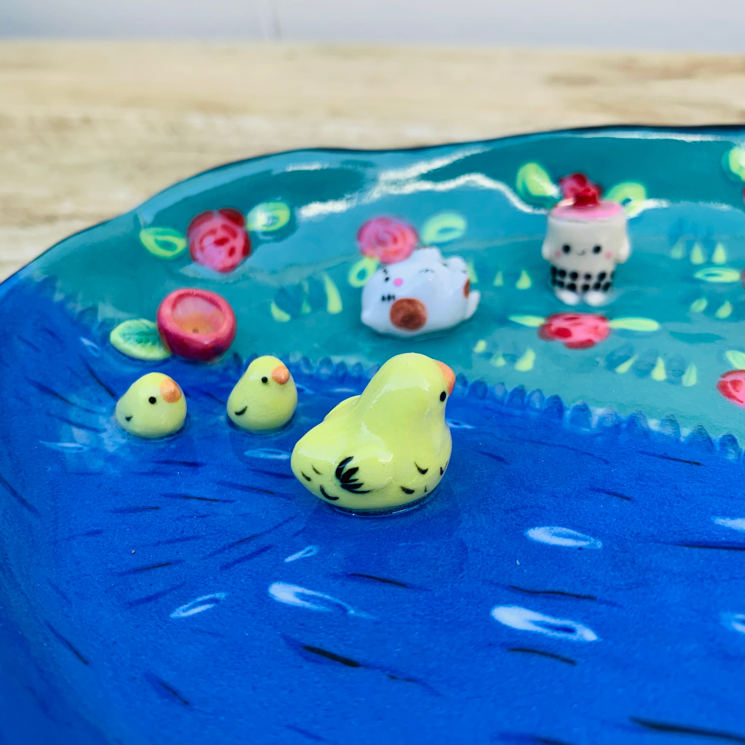 Bubble tea and cat family pond hangs trinket dish