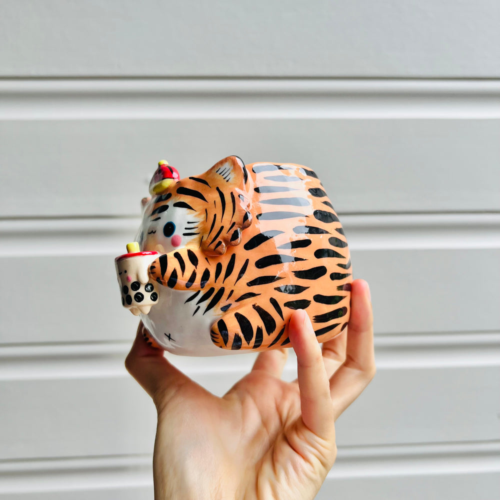 Hat wearing tiger with mandarin friend mug with bubble tea, photo 3 of 5