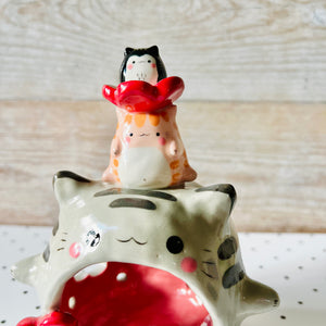 Flowery cat trio candle holder