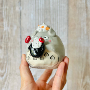 MINI TOTORO vase with cat and No Face friends