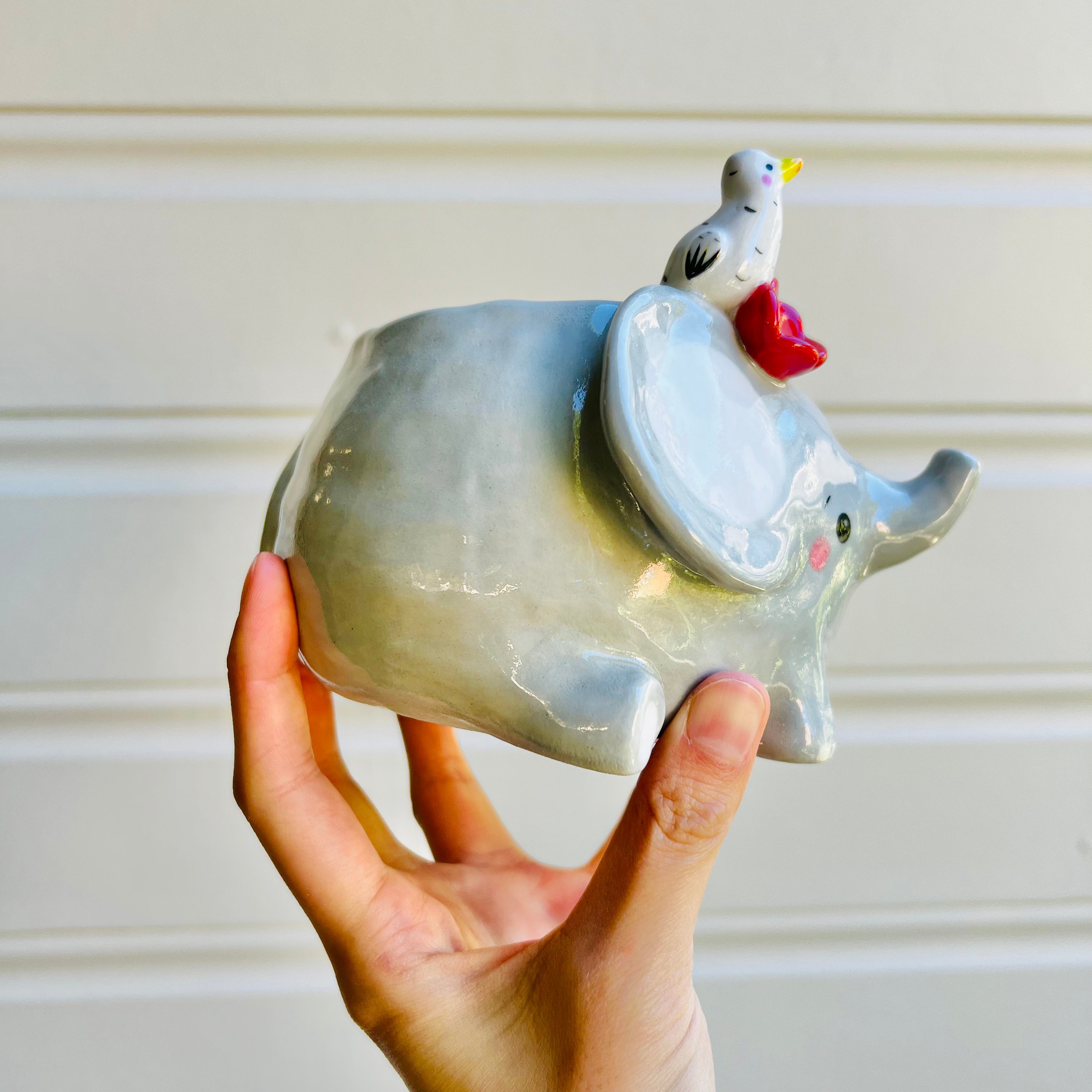 Elephant pot with egret friend