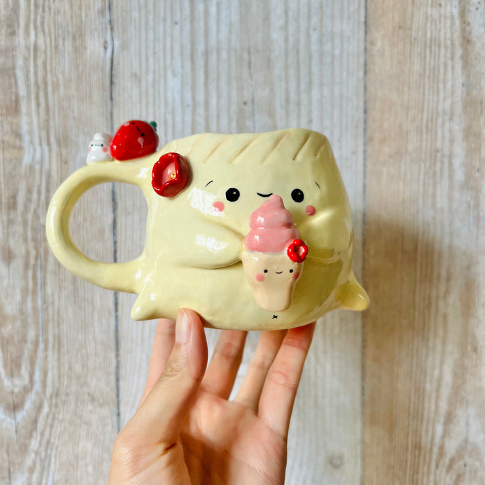 DUMPLING MUG with strawberry and cream ice cream friends